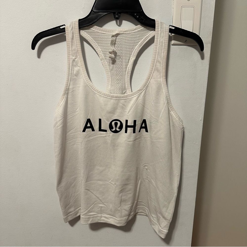 Lululemon Aloha Hawaii Bundle of Cropped Tank Top and Short Sleeve Women 8 / 10 - Picture 7 of 11